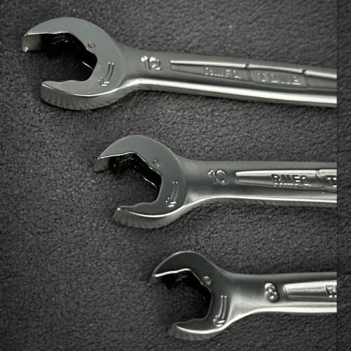 Tone RMFQ300 ratcheting flex-head wrench set with quick ratchet open end