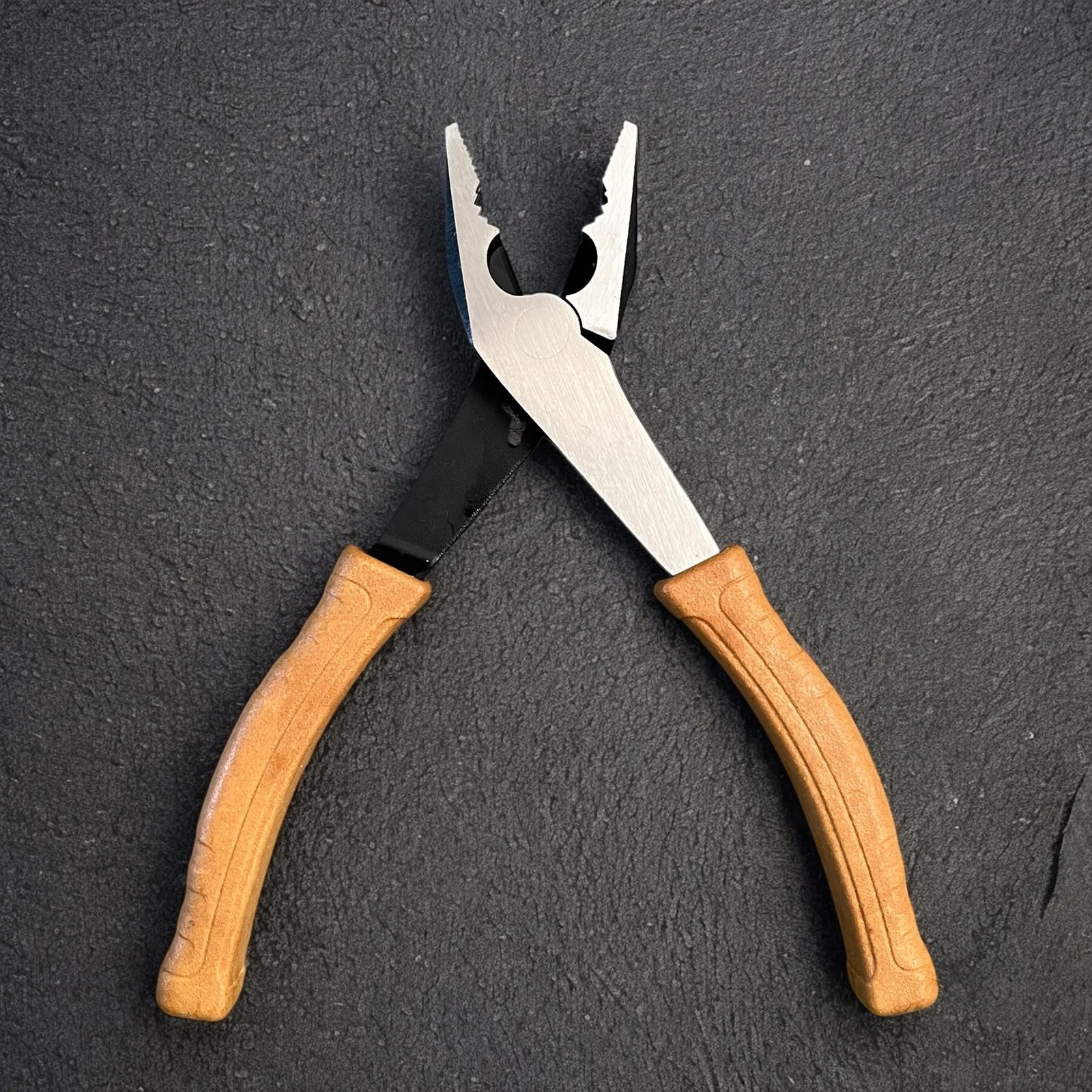 Tone CT175-GW non-slip lineman pliers